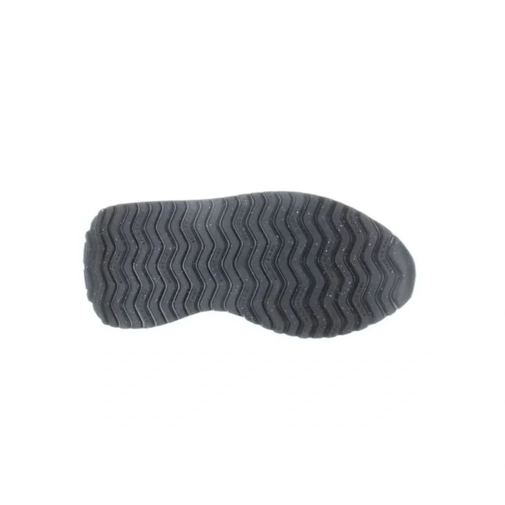 New Balance Women's Beige and White Sneakers - Picture 4 of 15